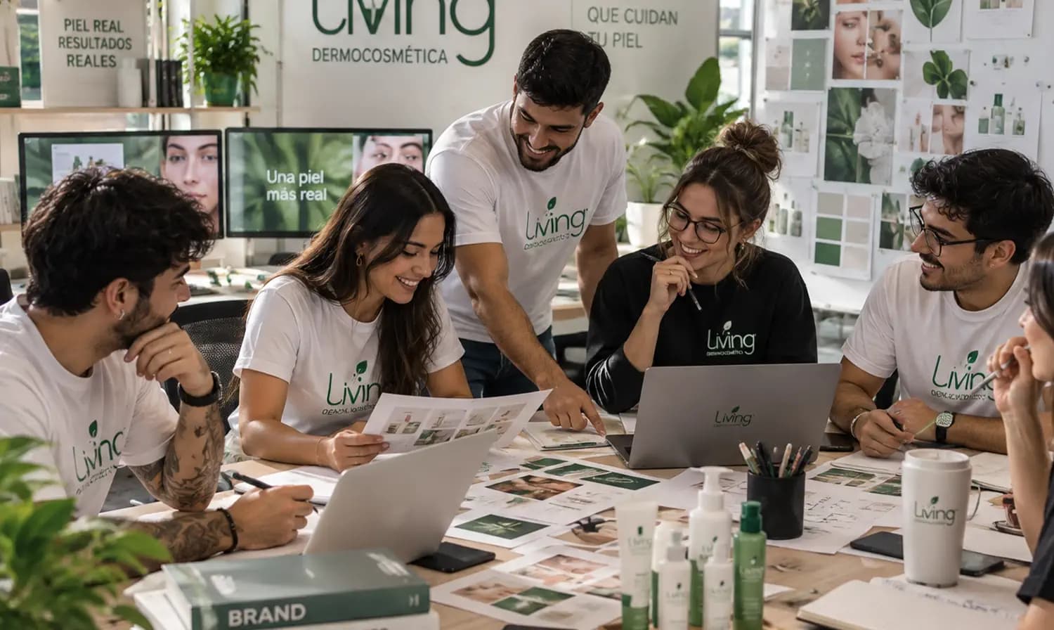 Equipo Living en reunión de trabajo